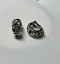 d129 イヤリング　石取れあり