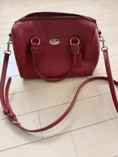 コーチ　coachレザー製 赤 ショルダーバッグ