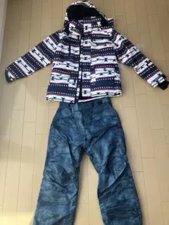 スノーボードウェアセット（ジャケット・パンツ）