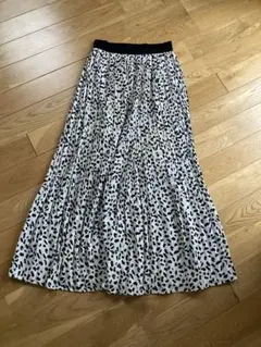 プリーツロングスカート 白黒斑点　フリー