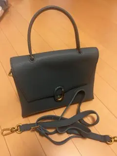 CHARLES & KEITH ストーンエンベリッシュド フロントフラップバッグ