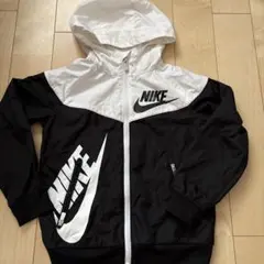 Nike フード付きウィンドブレーカー 116-122cm