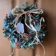 ユーカリと野ばらの実のリース　フレッシュ　ナチュラル　シンプル