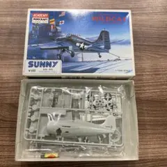 Academy F4F-4 Wildcat プラモデル 1/72のサムネイル