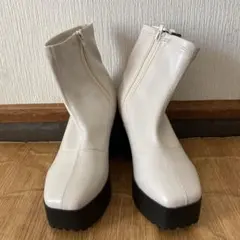 【新品・未使用・タグ付き】ホワイト 厚底ブーツ ジッパー付き　L 24.0