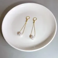 『4』パールピアス♡ピアス　高級感　綺麗　パール　ピアス　イヤリング