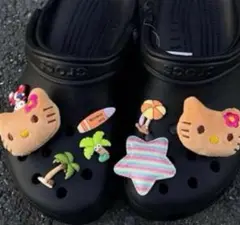 crocs アクセサリー ジビッツ 日焼けキティ キティちゃん