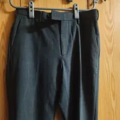 UNIQLO ダークグレー スラックス ウエスト73cm レングス85cm