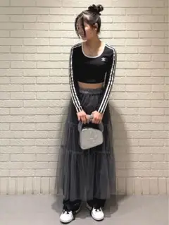 スリーストライプ長袖クロップドTシャツ