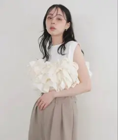frene フラーネ　タックショルダーペプラムパールチュニック 新品未使用 frene フラーネ タックショルダーペプラムパールチュニック 新品