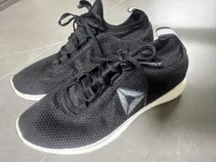 美品Reebok 黒 レディーススニーカー 23.5