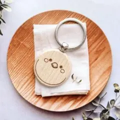 【可愛い文鳥さんイラスト★木製オーダーメイドキーホルダー】名入れ刻印可｜ギフト