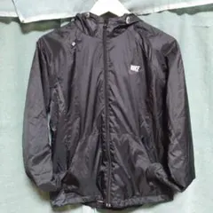 Nike フード付きジャケット 黒/ナイロンパーカー