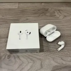 AirPods4 ケースと左耳