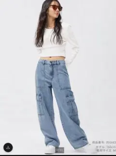 ミドルライズカーゴジーンズ　GU　デニム　ズボン　ライトブルー