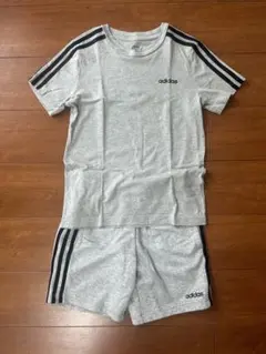 adidas Tシャツ＆ショートパンツセット 150サイズ（セット売りのみ）