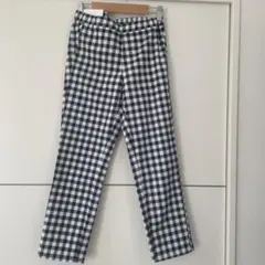 ネイビーとホワイトのチェックパンツ