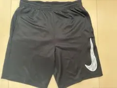 中古NIKE ナイキ　トレーニング　ショートパンツ　黒　160 HF8081