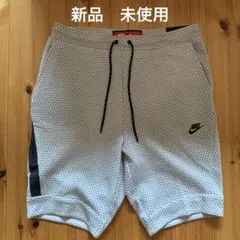 新品　未使用　NIKE ナイキ　テックフリース　ハーフパンツ