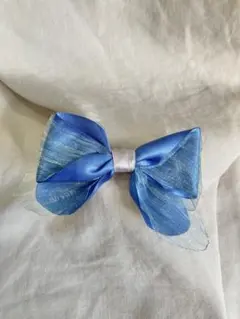 サテンとオーガンジーのリボンヘアクリップ　髪飾り　七五三　発表会　ブルー　蝶々