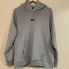 Reebok グレー パーカー　メンズ