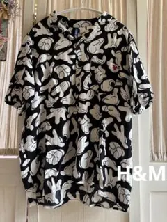 H&Mミッキーマウスハンド(手)総柄 半袖アロハシャツM ブラック　ディズニーのサムネイル