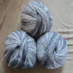 【新品未使用】ふんわり毛糸　3玉　150g　編み物　黒　白　グラデーション