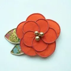 和風　橙色色の花の髪飾り　オレンジ