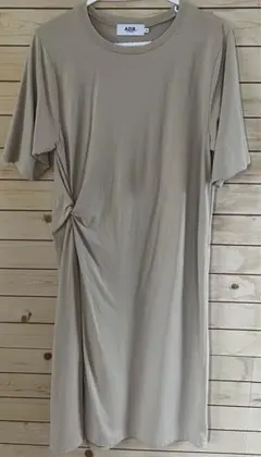 AZUL ベージュ 半袖ワンピース