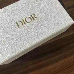 Dior ホワイトフラグメントケース