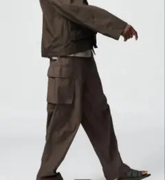 UNIQLO : C ワイドカーゴパンツ ダークブラウン