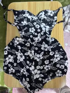 花柄セパレートビキニ 黒/白