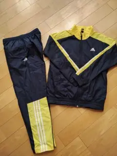 adidas ウィンドブレーカー ネイビー/イエロー