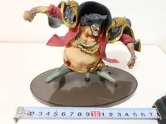 ワンピース　フィギュア 黒ひげ　黒ヒゲ
