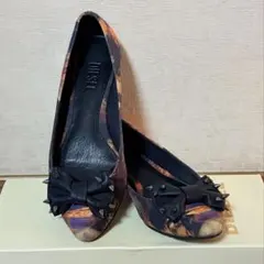 【美品】DIESELデニムプリントパンプス スタッズリボン付 22.5cmのサムネイル