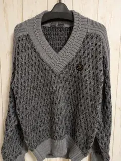 PLAYBOY グレー Vネック ニットセーター S　メンズ