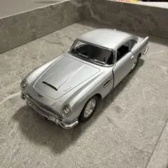 アストンマーティン DB5 1/38 ミニカー ボンドカー KiNSMART