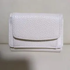 ホワイトレザー コンパクト財布