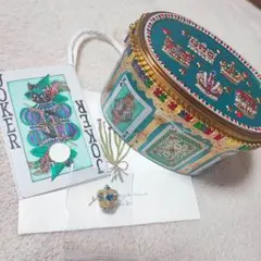 【金ブルー】 青山デカーボ　猫のトランプ缶　王冠付き限定　お菓子