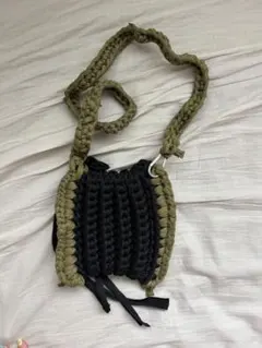 ハンドメイド ニット ショルダーバッグ カーキ ブラックのサムネイル