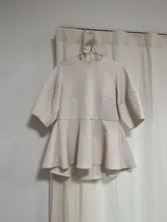 【美品】ur's ふくれジャガードペプラムトップス M