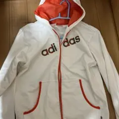 adidasのサムネイル