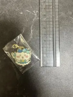 ハチワレ ちいかわ メタルチャームのサムネイル