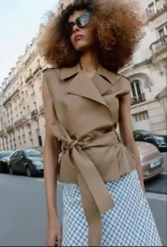 新品即発送ZARA ベルト付き ダブルブレストジレ M ベージュトレンチ風
