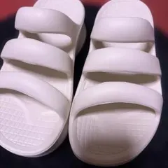 ワークマン EVAサンダル ホワイト S 人気完売品のサムネイル