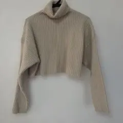ベージュ リブ編み タートルネック セーター