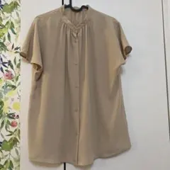 GU 半袖ブラウス ベージュのサムネイル