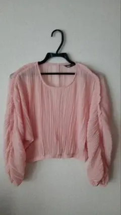 新品　ZARA プリーツクロップドブラウス　ピンクベージュ