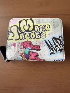 MARC JACOBS グラフィティ 二つ折り財布のサムネイル