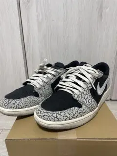 NIKE エアジョーダン 1 ロー ブラックセメント 27.5cmのサムネイル